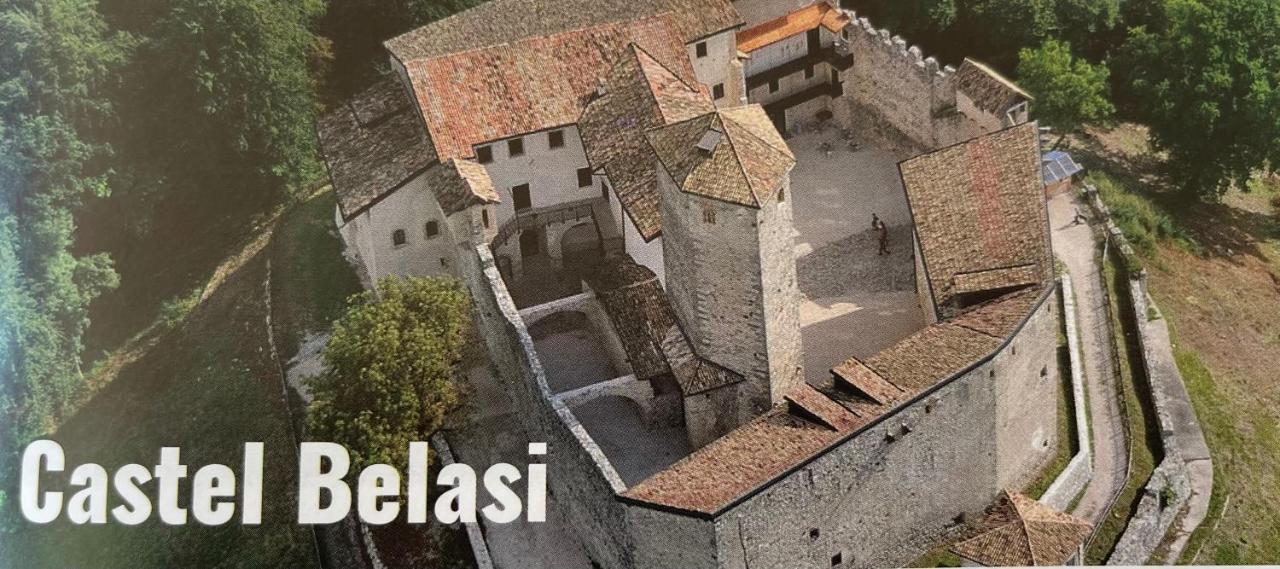 Appartamento Da Romina Con Parcheggio Gratuito Sanzeno Bagian luar foto